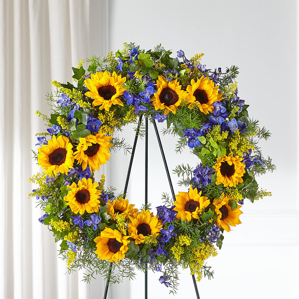 Bright Rays Wreath – Woodbury Flowers, Woodbury GA