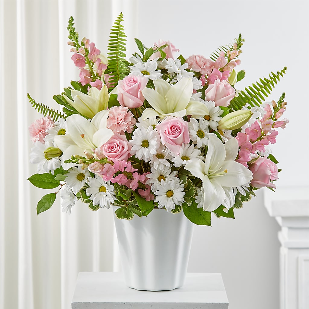 Soft Touch Tabletop Basket – Woodbury Flowers, Woodbury GA