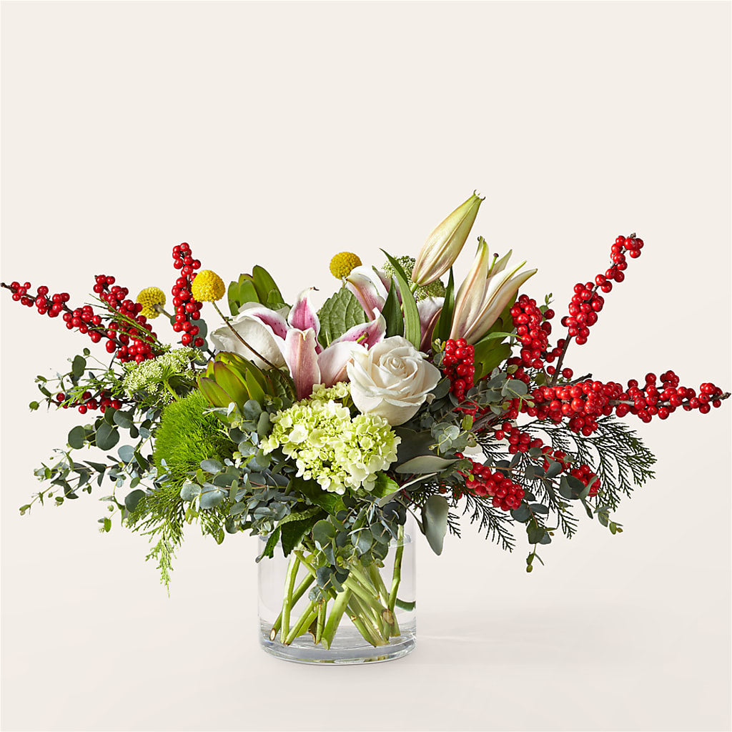 Berry & Bright Bouquet – Woodbury Flowers, Woodbury GA