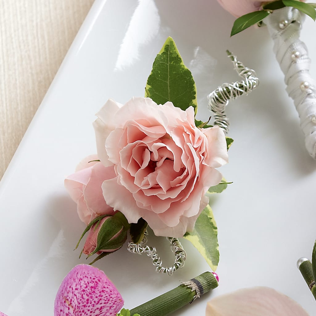 Pink Spray Rose Boutonniere – Woodbury Flowers, Woodbury GA