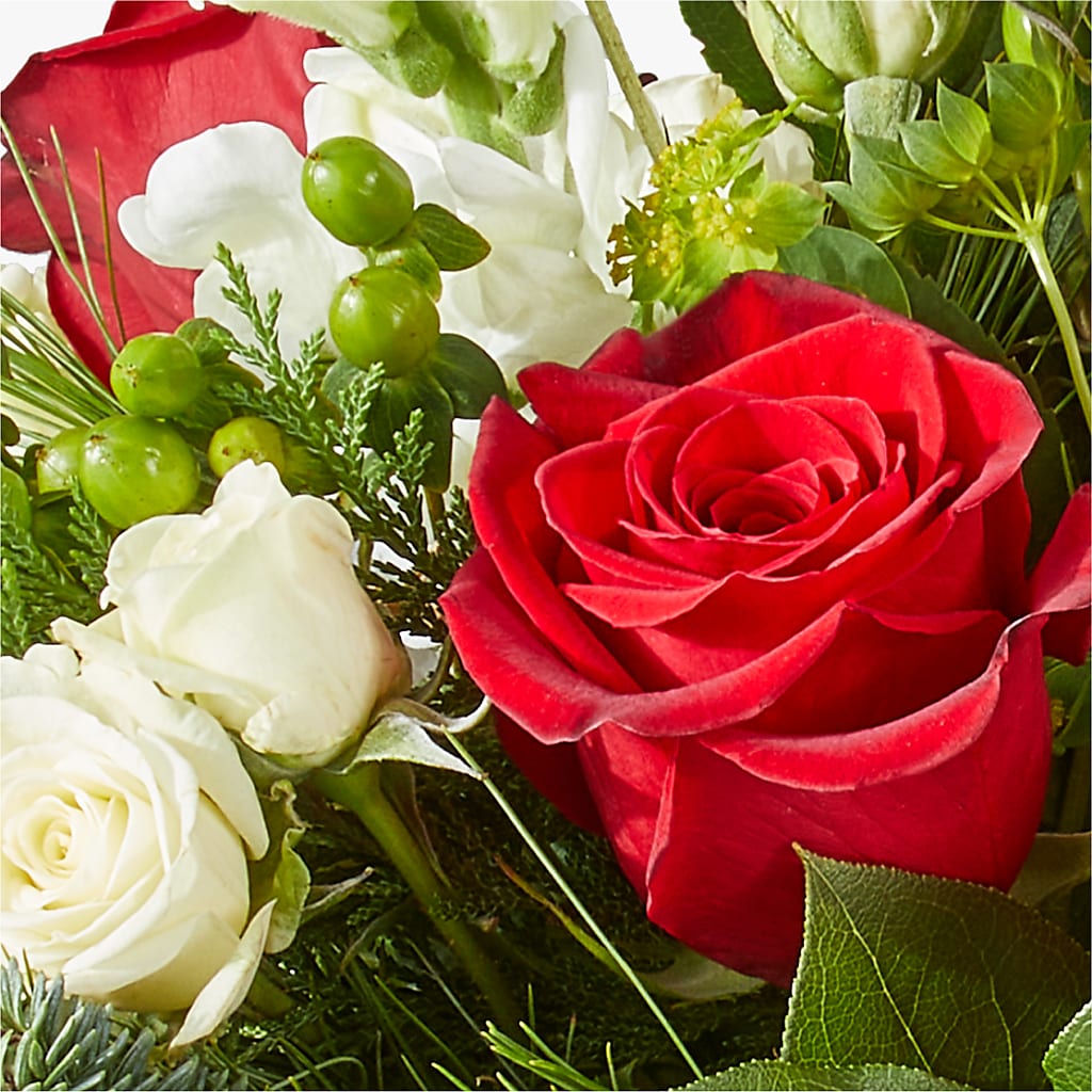 Deck the Halls Bouquet –  Woodbury Flowers, Woodbury GA