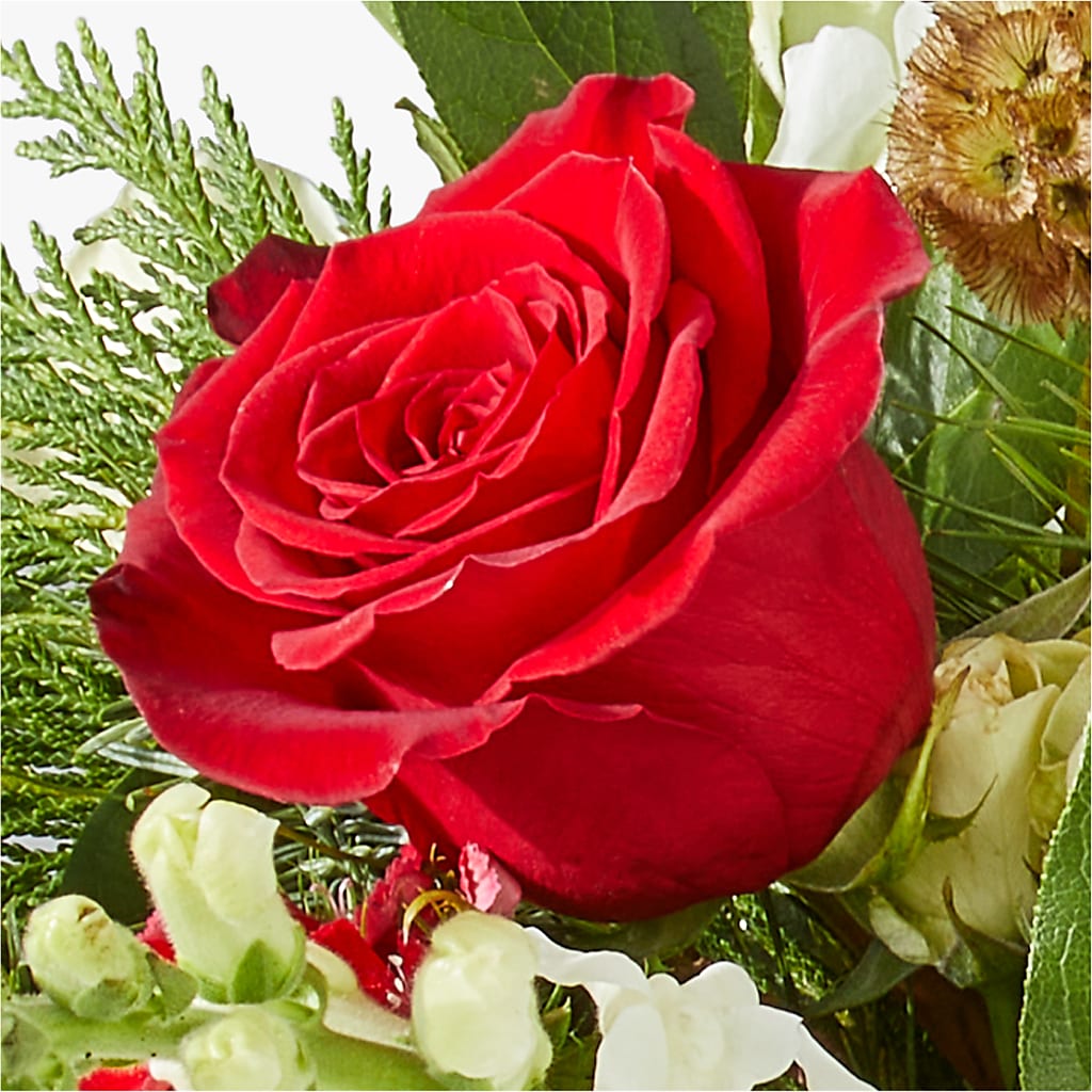 Deck the Halls Bouquet –  Woodbury Flowers, Woodbury GA