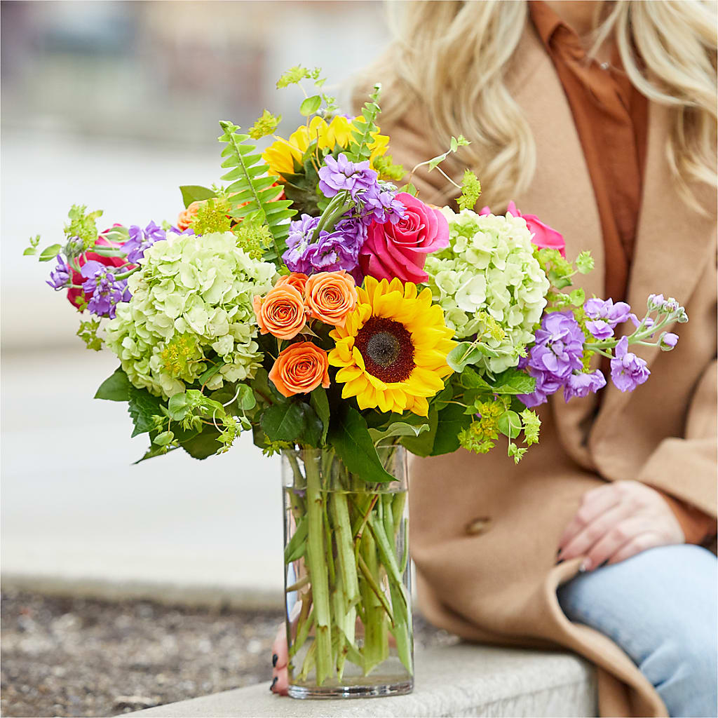 Vibrant Greetings Bouquet –  Woodbury Flowers, Woodbury GA