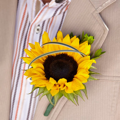Free Spirit Boutonniere –  Woodbury Flowers, Woodbury GA